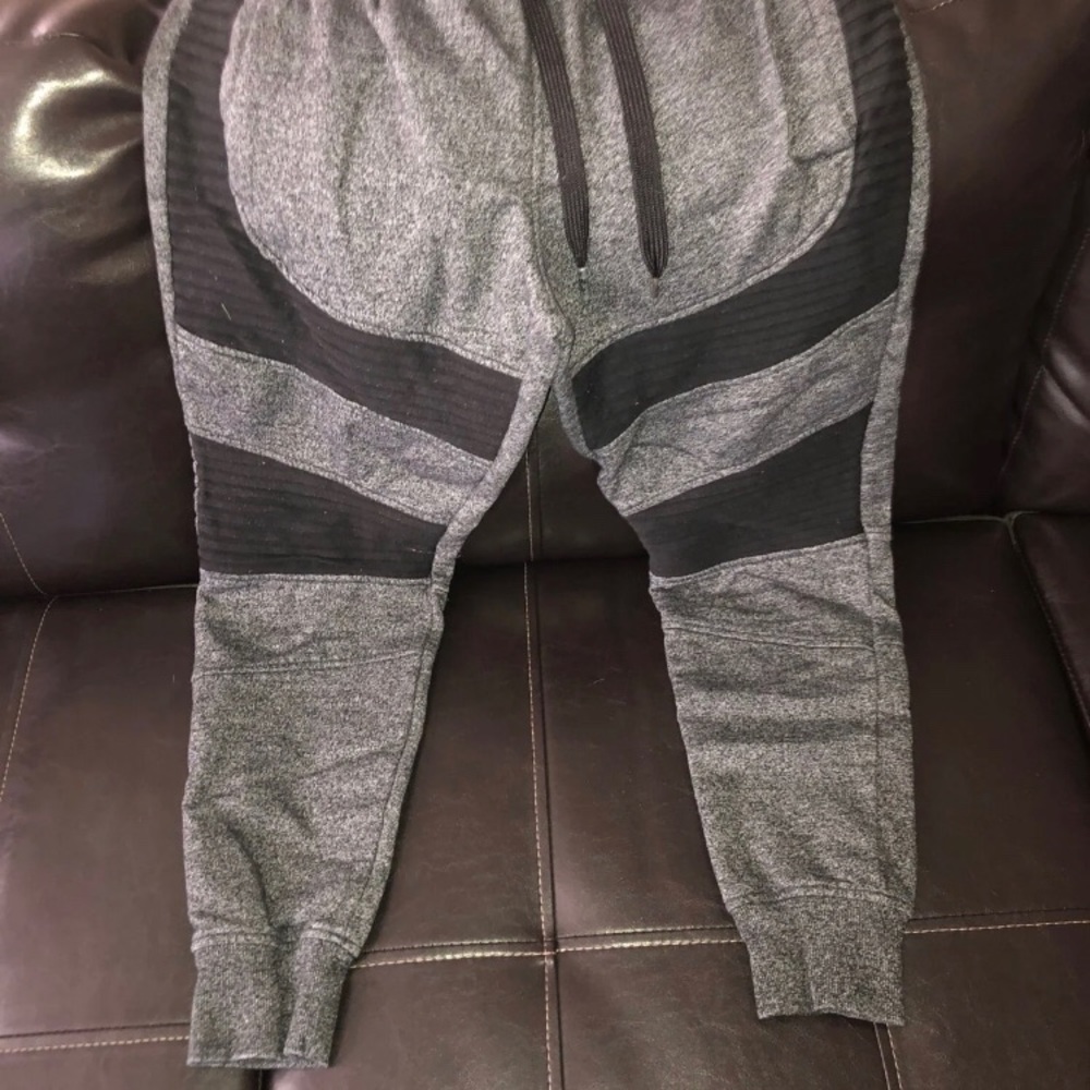 Joggers - Picture 2 of 4